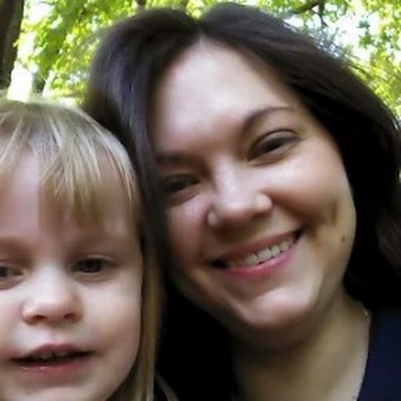 Meet your Posher, Sarah - Picture 1 of 1